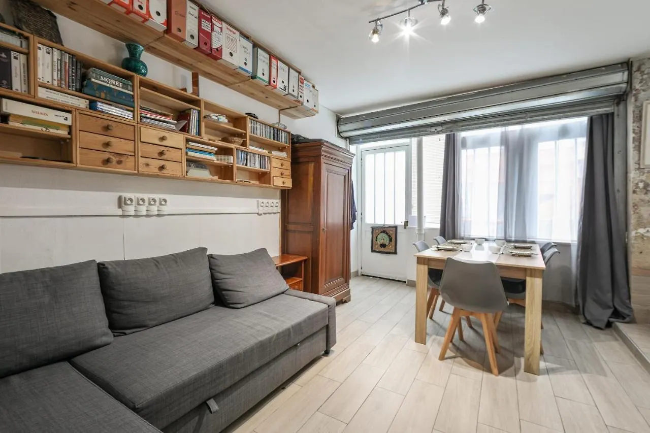Apartment Appartement Ternaux - Welkeys Paris France